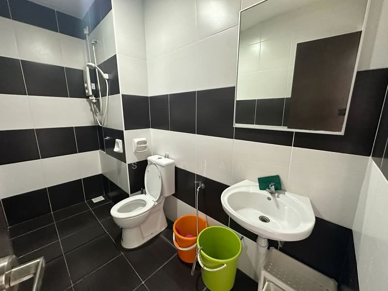 Service Residence for Rent at Sky Oasis Residence (Pangsapuri Oasis 1) - SJ CHAN - Bathroom - PropertyGuru.com.my