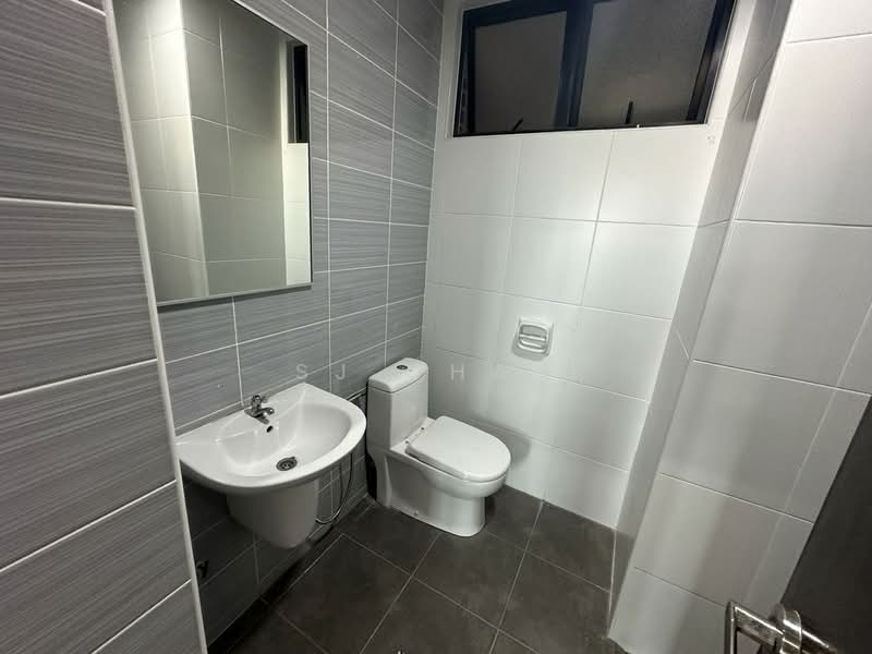 Service Residence for Rent at Sky Oasis Residence (Pangsapuri Oasis 1) - SJ CHAN - Bathroom - PropertyGuru.com.my