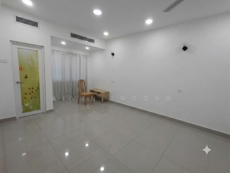Terraced House for Sale in Serdang (Seri Kembangan) - Aivin Thoong - Living Room - PropertyGuru.com.my
