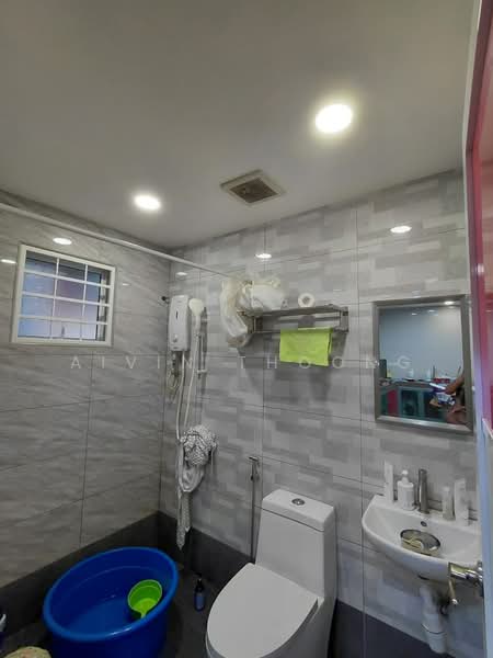Terraced House for Sale in Serdang (Seri Kembangan) - Aivin Thoong - Bathroom - PropertyGuru.com.my