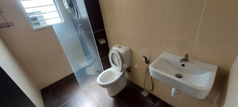 Service Residence for Rent at The Garden Residences - SJ CHAN - Bathroom - PropertyGuru.com.my