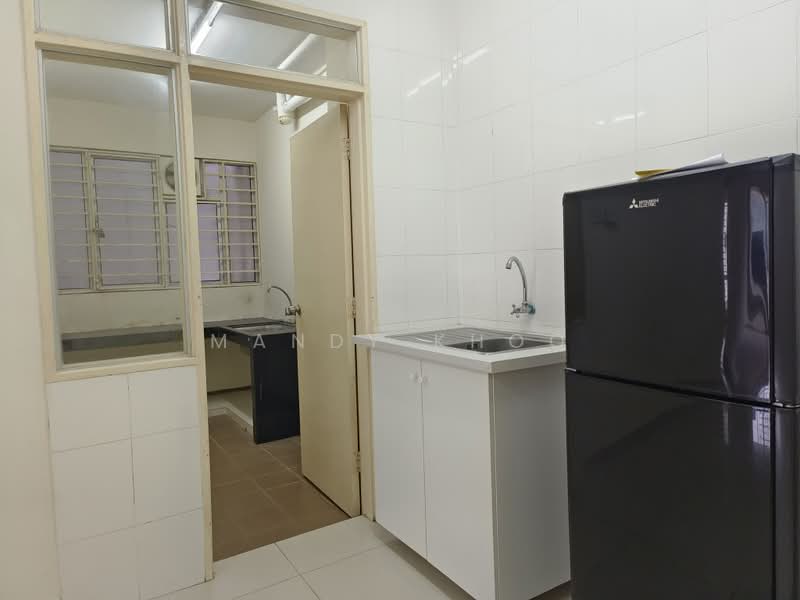 Kondominium untuk Dijual di Platinum Hill PV 2 - Mandy Khoo - Kitchen - PropertyGuru.com.my