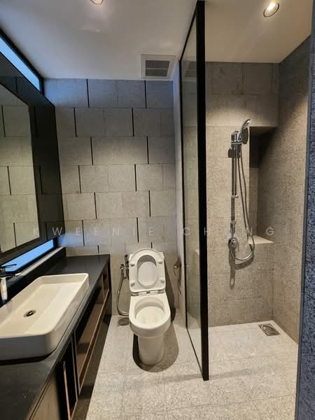 Service Residence for Sale at Scarletz Suites @ KL City Centre - Kweenie Chong - Bathroom - PropertyGuru.com.my