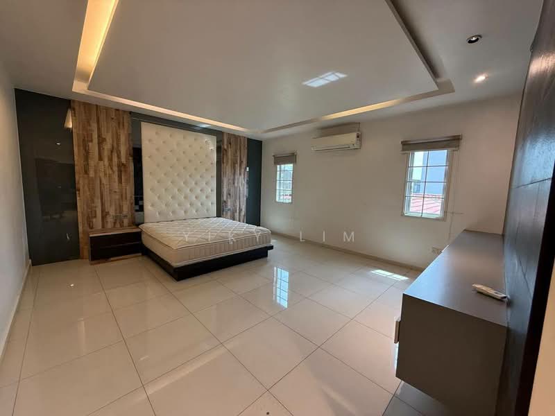 Bungalow for Sale in Taman Kebun Teh (Johor Bahru) - Yiky Lim - Bedroom - PropertyGuru.com.my