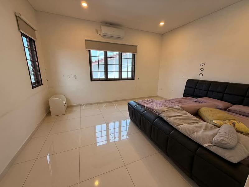 Bungalow for Sale in Taman Kebun Teh (Johor Bahru) - Yiky Lim - Bedroom - PropertyGuru.com.my
