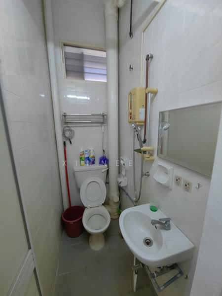 Condominium for Rent at Indah Bay Condominium - Xinnee . - Bathroom - PropertyGuru.com.my