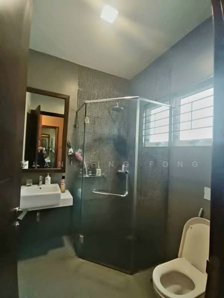 Semi-Detached House for Sale in Bandar Puteri Puchong (Puchong) - Tian Sing Fong - Bathroom - PropertyGuru.com.my