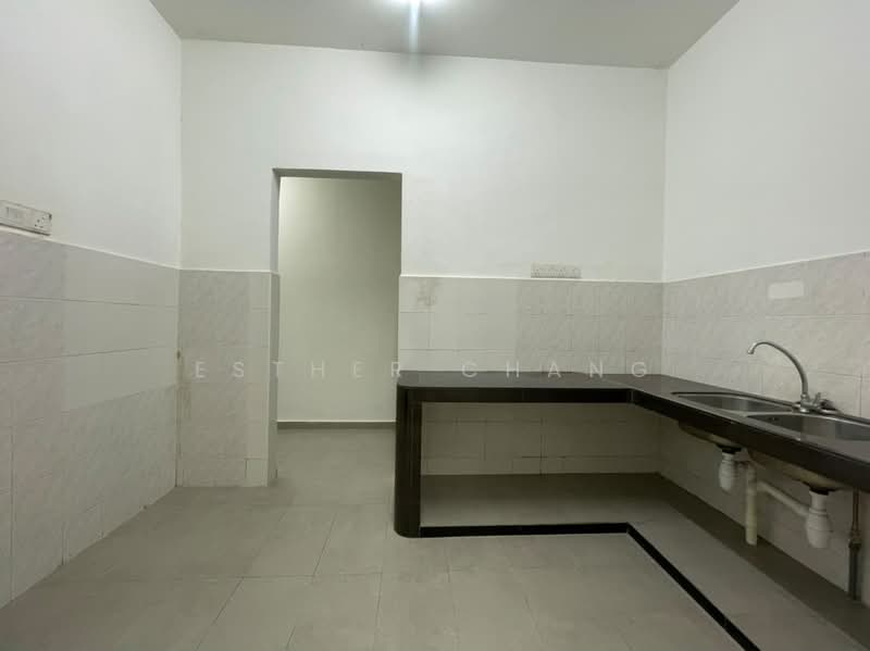 1-storey Terraced House for Sale in Taman Pulai Jaya (Kulai) - Esther Chang - Kitchen - PropertyGuru.com.my