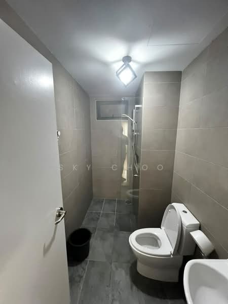 Servis Apartment untuk Disewa di Akasa - Sky Choo - Bathroom - PropertyGuru.com.my