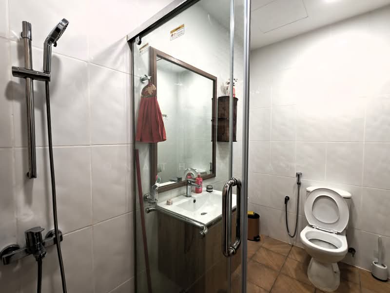Kondominium untuk Dijual di Sri Putramas III / Royal Regent - Jonathan Raj - Bathroom - PropertyGuru.com.my