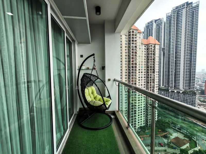 Kondominium untuk Dijual di Sri Putramas III / Royal Regent - Jonathan Raj - Balcony - PropertyGuru.com.my