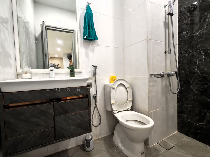 Kondominium untuk Dijual di Sri Putramas III / Royal Regent - Jonathan Raj - Bathroom - PropertyGuru.com.my