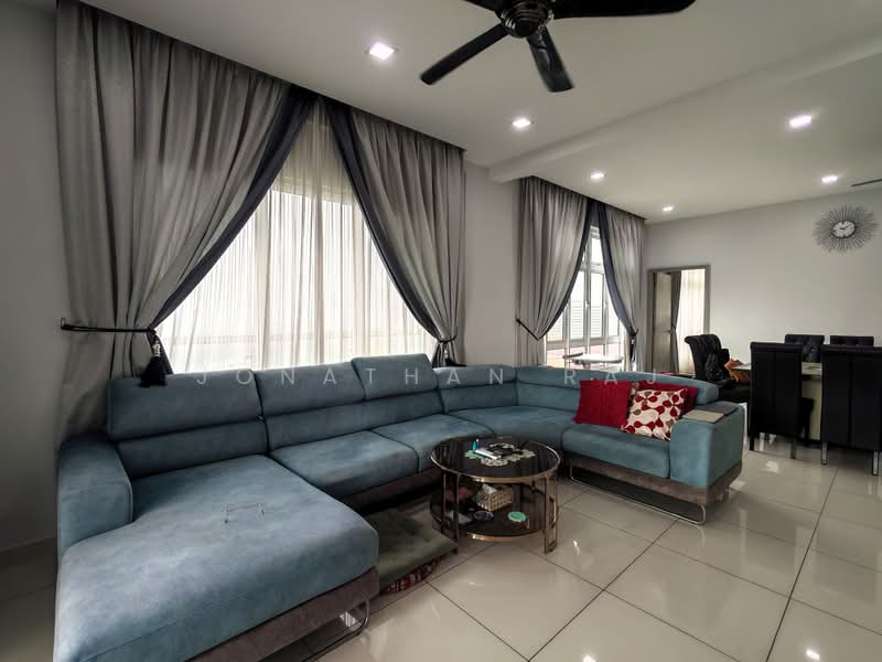 Kondominium untuk Dijual di Sri Putramas III / Royal Regent - Jonathan Raj - Living Room - PropertyGuru.com.my