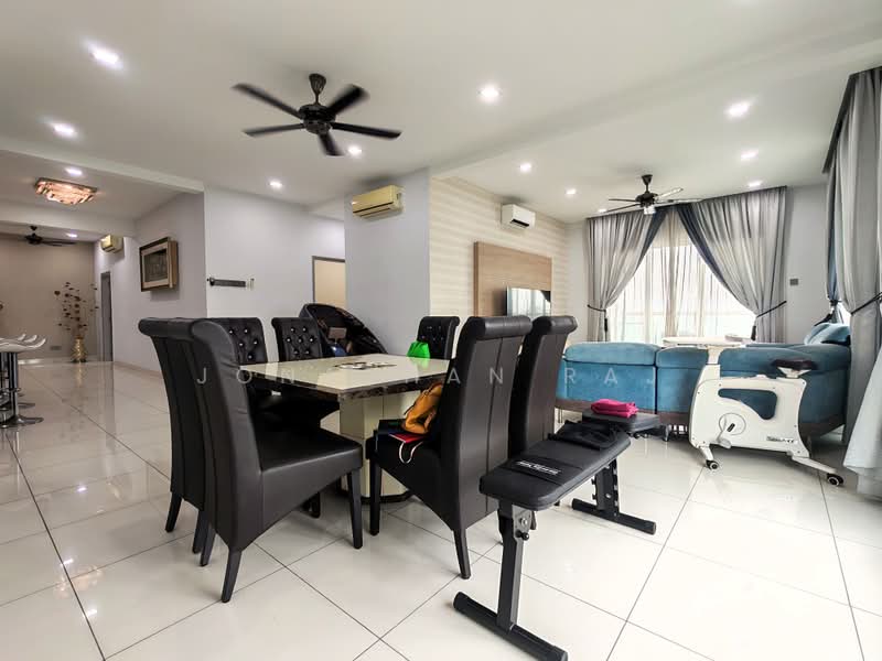Kondominium untuk Dijual di Sri Putramas III / Royal Regent - Jonathan Raj - Living Room - PropertyGuru.com.my