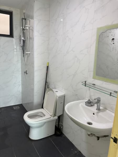 Servis Apartment untuk Disewa di Vista Alam Serviced Apartment - Sying Ho - Bathroom - PropertyGuru.com.my