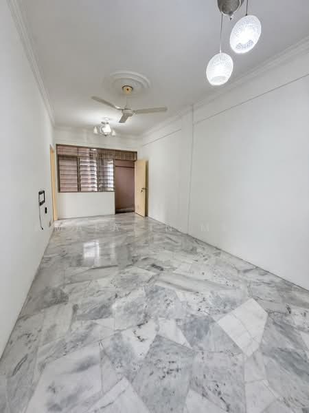 Apartment for Rent at Pangsapuri Seri Mawar - Jamalatin Mesen - Living Room - PropertyGuru.com.my