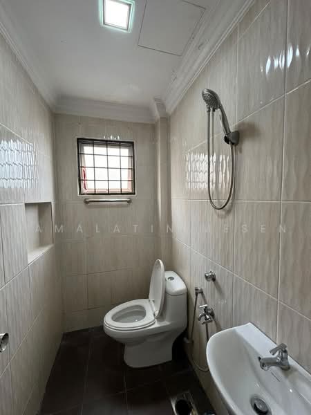 Apartment for Rent at Pangsapuri Seri Mawar - Jamalatin Mesen - Bathroom - PropertyGuru.com.my