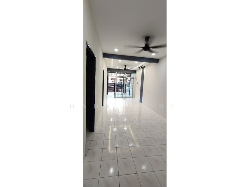 Rumah Teres untuk Dijual di Taman Intan Perdana (Si Rusa) - Hana Zaini - Living Room - PropertyGuru.com.my