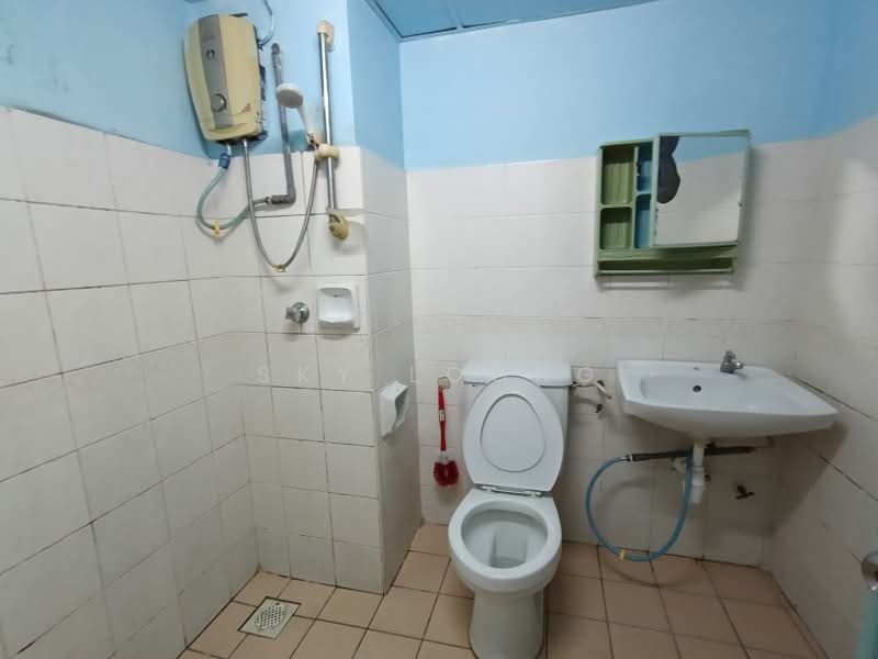 Condominium for Rent at Pantai Hillpark 2 - Sky Loong - Bathroom - PropertyGuru.com.my