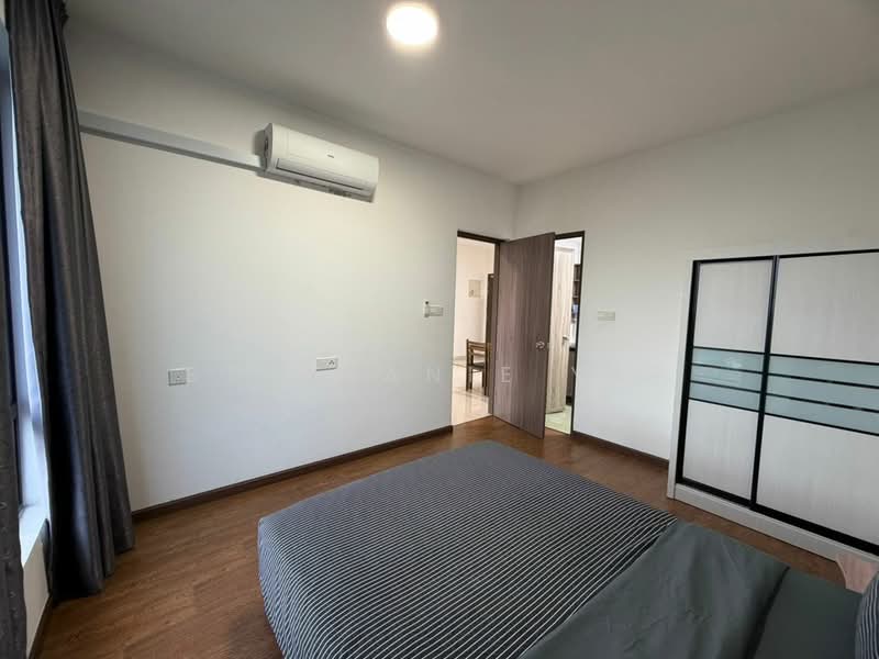 Kediaman Servis untuk Dijual di Country Garden Central Park - Stephanie Yap - Bedroom - PropertyGuru.com.my