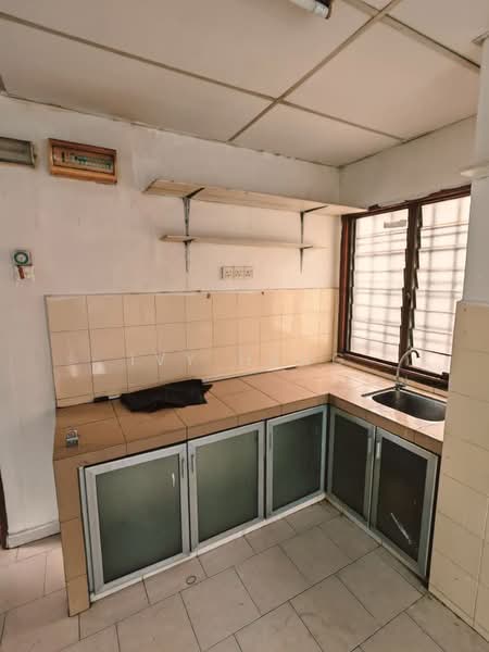 Flat for Sale at Pangsapuri Nusa Kurnia - Ivy Heng - Kitchen - PropertyGuru.com.my
