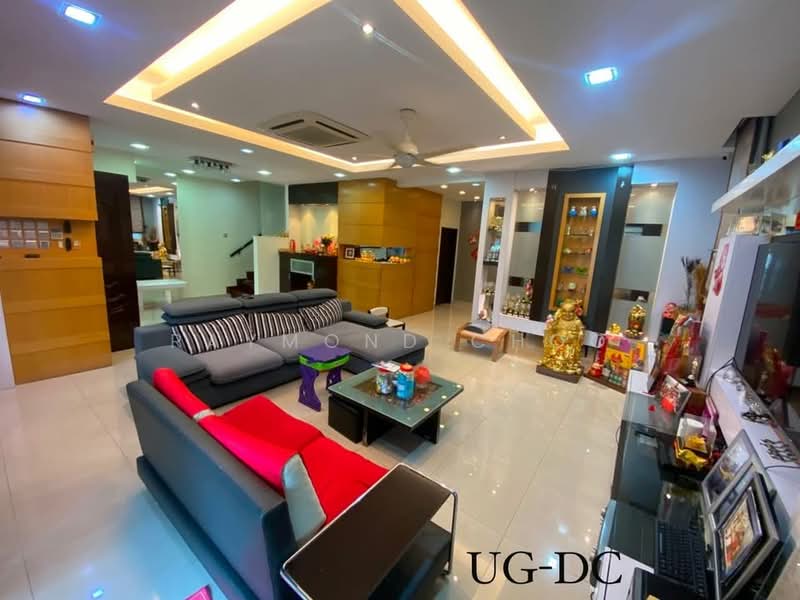 Rumah Berkembar untuk Dijual di Bandar Botanic (Klang) - Raymond Choo - Living Room - PropertyGuru.com.my