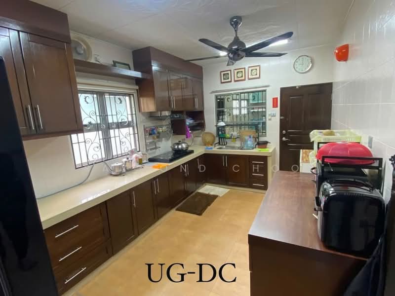 Rumah Berkembar untuk Dijual di Bandar Botanic (Klang) - Raymond Choo - Kitchen - PropertyGuru.com.my