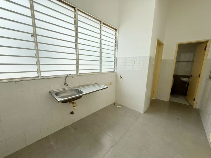 Rumah Teres 2-Tingkat untuk Dijual di Setia Indah (Setia Alam) - Joanne Tan - Kitchen - PropertyGuru.com.my