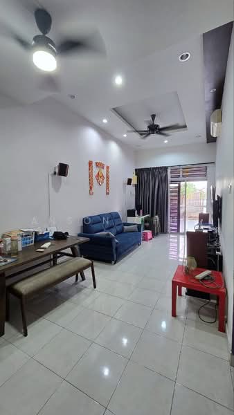 Rumah Teres 1 Tingkat untuk Dijual di Taman Seri Austin (Tebrau) - Anson Chua - Living Room - PropertyGuru.com.my