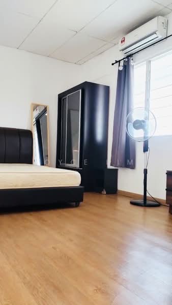 Rumah Flat untuk Disewa di Desa Putra - Joyce Lim - Bedroom - PropertyGuru.com.my