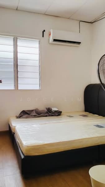 Rumah Flat untuk Disewa di Desa Putra - Joyce Lim - Bedroom - PropertyGuru.com.my