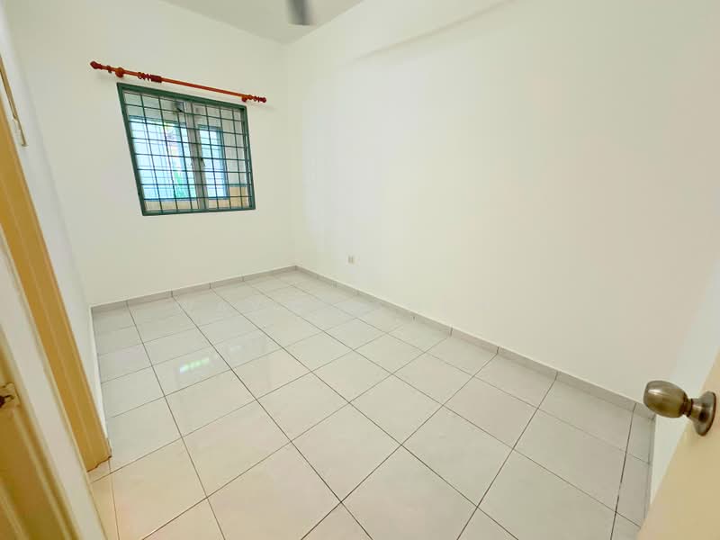 Rumah Teres 2-Tingkat untuk Dijual di Prima Saujana (Kajang) - WAYNE SHENG - Bed 2 - PropertyGuru.com.my