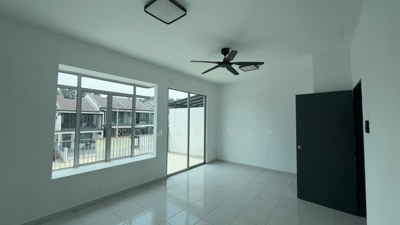 2-storey Terraced House for Sale in Taman Scientex Rawang (Rawang) - Roman Yap - Living Room - PropertyGuru.com.my