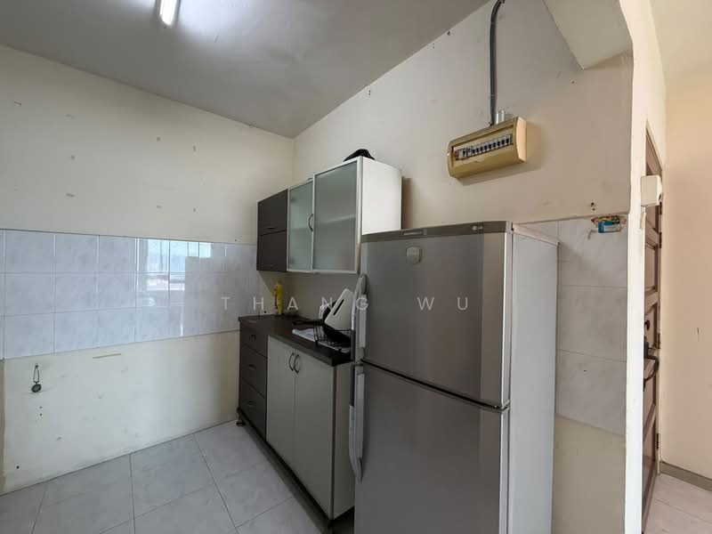 Apartment for Sale at Taman Kheng Tian - Thang Wu - Kitchen - PropertyGuru.com.my