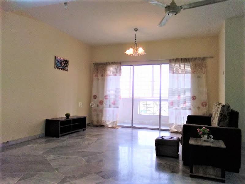 Kondominium untuk Dijual di Pelangi Indah Condominium - Ron Liew - Living Room - PropertyGuru.com.my