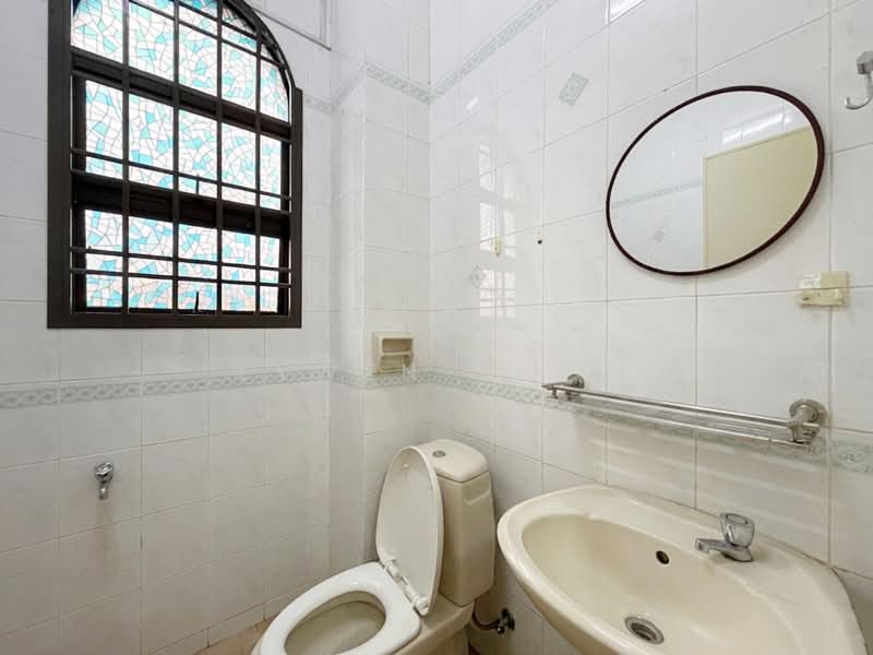 2-storey Terraced House for Sale in Taman Desa Cemerlang (Ulu Tiram) - Lywen Thye - Bathroom - PropertyGuru.com.my