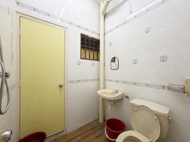 2-storey Terraced House for Sale in Taman Desa Cemerlang (Ulu Tiram) - Lywen Thye - Bathroom - PropertyGuru.com.my