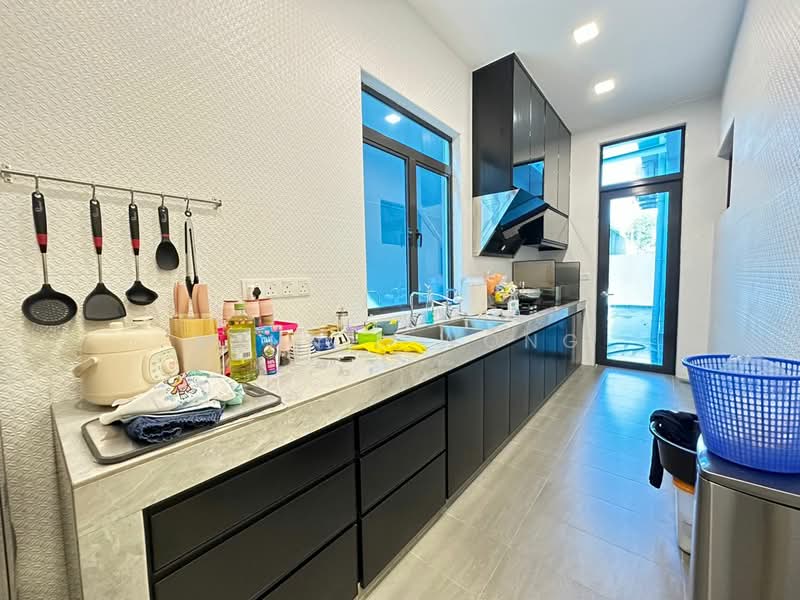 Bungalow House untuk Dijual di Bandar Country Homes (Rawang) - Minnie Wong - Kitchen - PropertyGuru.com.my