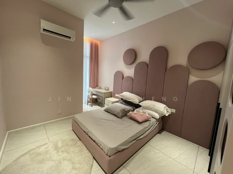 Kondominium untuk Dijual di 18 Madge - Jin Yong Heng - Bedroom - PropertyGuru.com.my
