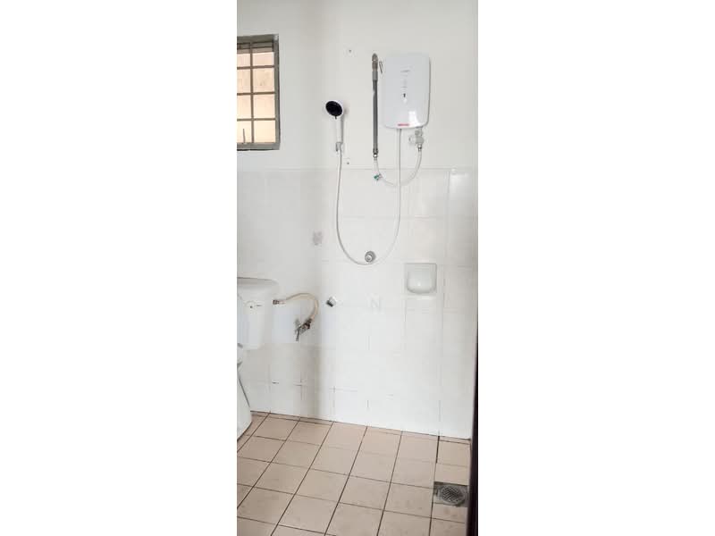 Condominium for Rent at Ridzuan Condominium - Xin Nee - Bathroom - PropertyGuru.com.my