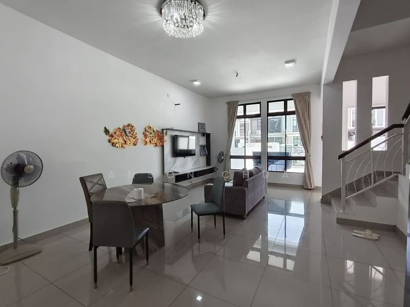 Rumah Teres 2-Tingkat untuk Dijual di Taman Seri Austin (Tebrau) - Anson Chua - Living Room - PropertyGuru.com.my