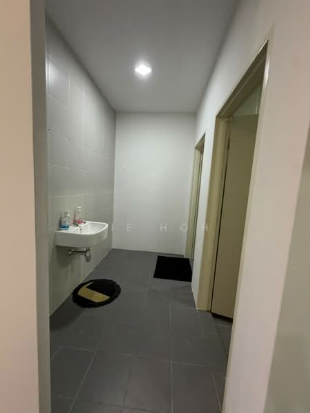 Shop for Rent in Eco Sanctuary (Telok Panglima Garang) - Jie Hoh - Corridor - PropertyGuru.com.my