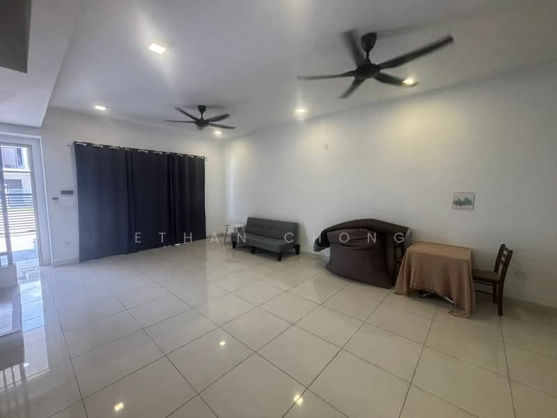 Rumah Teres 2-Tingkat untuk Disewa di Elmina (Shah Alam) - Ethan Chong - Living Room - PropertyGuru.com.my