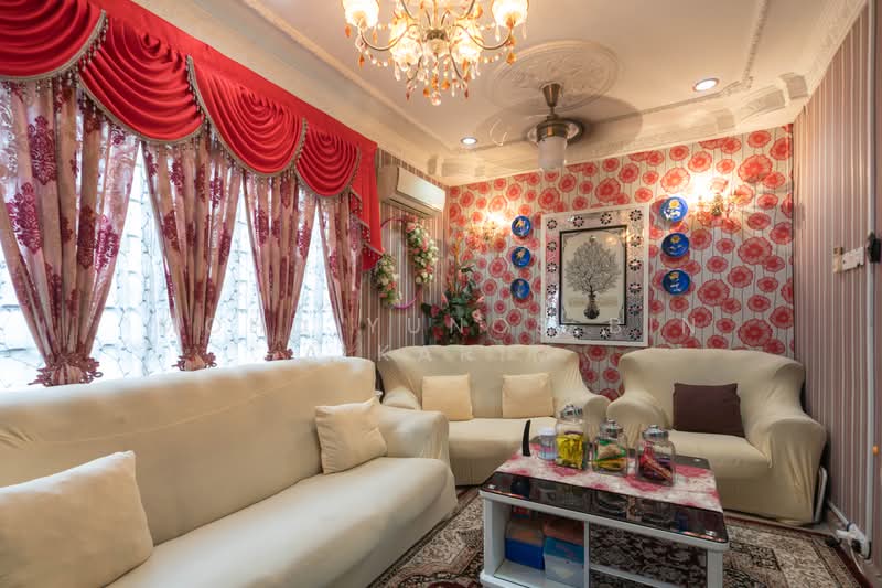 Bungalow House for Sale in Taman Rasah Kemayan (Rasah) - Mohd Yunos Bin A.Karim - Living Room - PropertyGuru.com.my