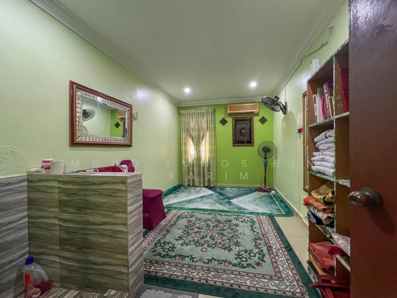 Bungalow House for Sale in Taman Rasah Kemayan (Rasah) - Mohd Yunos Bin A.Karim - Living Room - PropertyGuru.com.my