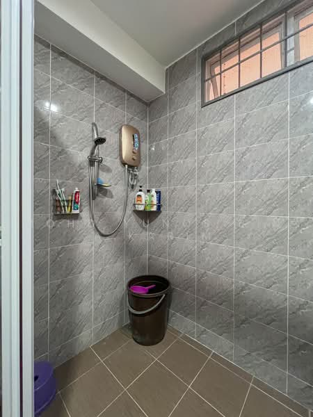 Bungalow House for Sale in Taman Rasah Kemayan (Rasah) - Mohd Yunos Bin A.Karim - Bathroom - PropertyGuru.com.my