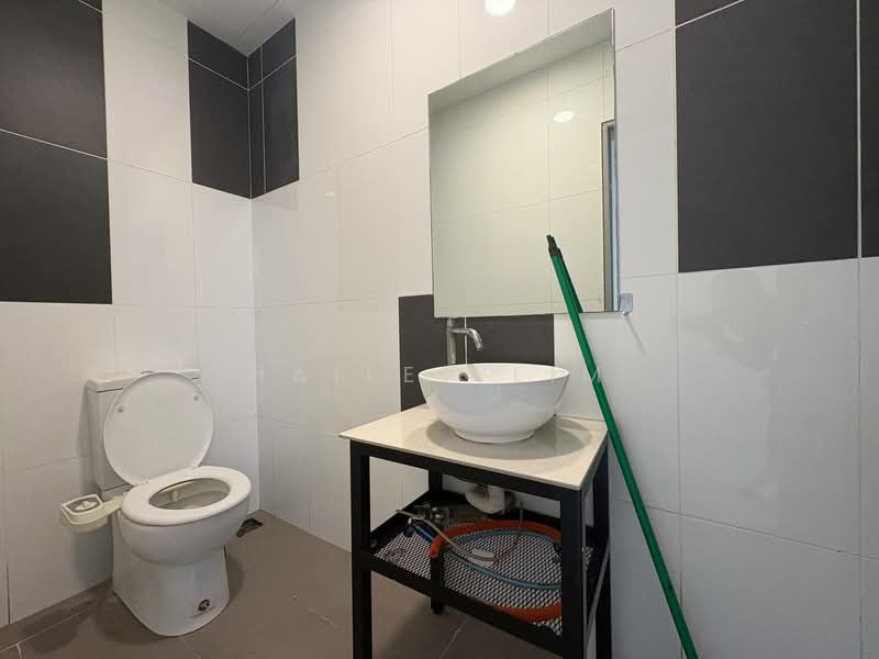Service Residence for Rent at SOHO @ Empire City - Hailey Lim - Bathroom - PropertyGuru.com.my