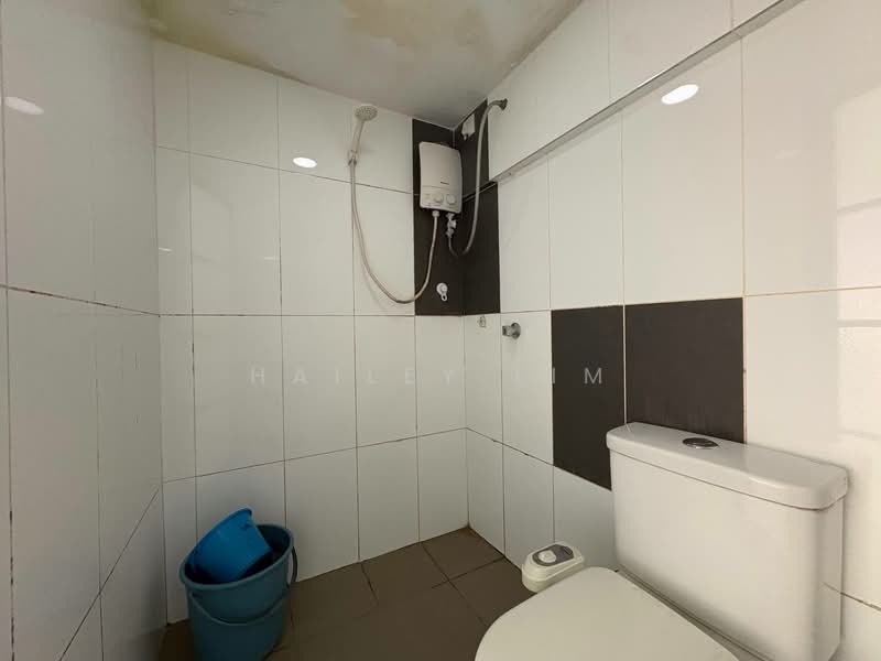 Service Residence for Rent at SOHO @ Empire City - Hailey Lim - Bathroom - PropertyGuru.com.my