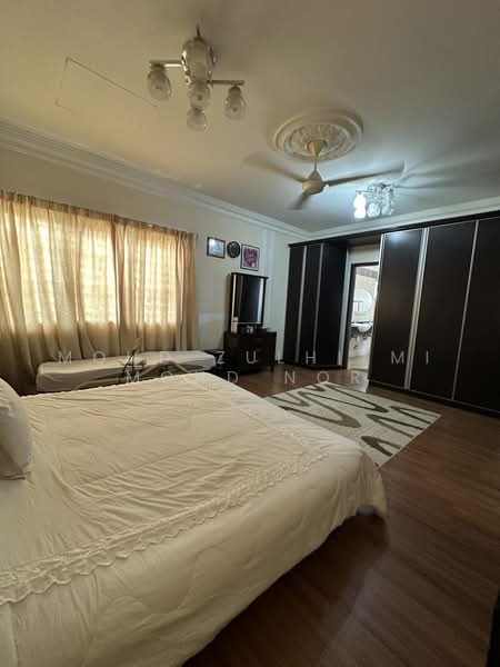 Rumah Berkembar untuk Dijual di Seksyen U9 (Shah Alam) - Mohd Zulhilmi Mohd Nor - Bedroom - PropertyGuru.com.my