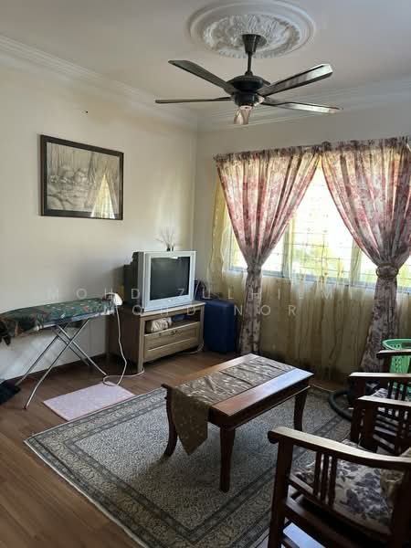 Rumah Berkembar untuk Dijual di Seksyen U9 (Shah Alam) - Mohd Zulhilmi Mohd Nor - Living Room - PropertyGuru.com.my